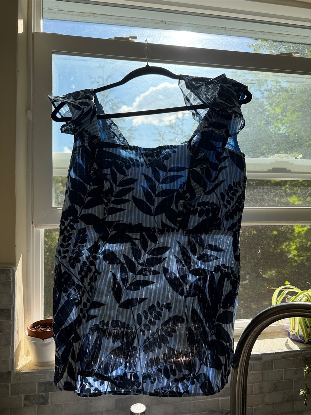 Banana Republic Navy & light blue botanical print peplum tank top